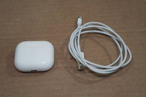 lot 181 image: Apple AirPods 3rd Generation Earbuds