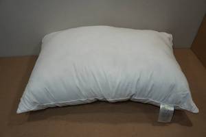 lot 184 image: Celeep 20x30 Pillow