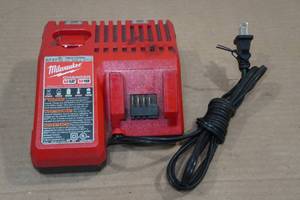 lot 188 image: Milwaukee M12M18 Battery Charger