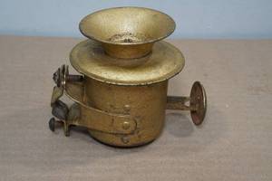 lot 196 image: Antique Klaxon Plunger MotorcycleBicycle Horn - 1918-1924 Patent Dates