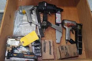 lot 417 image: Contents of Drawer - Air Nailers