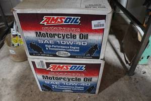 lot 429 image: Amsoil 10W-40 Synthetic Motorcycle Oil