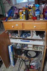 lot 431 image: Assorted Cleaning Products and Dent Puller Kit