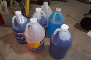 lot 276 image: Assorted Windshield Washer Fluid