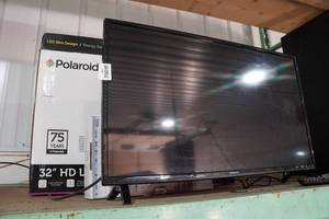 lot 395 image: Polaroid 32 LED TV