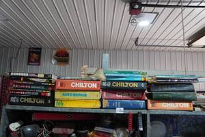 lot 285 image: Assorted Automotive Repair Manuals - Chilton, Haynes