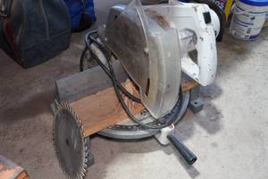 lot 450 image: Rockwell Miter Box Saw