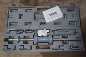 lot 504 image: Harbor Freight Slide Hammer Set