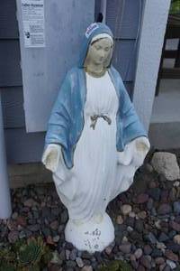 lot 565 image: Mary Yard Ornament