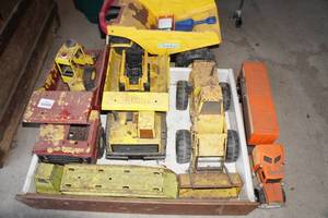 lot 618 image: Pressed Steel Trucks - Tonkas