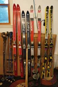 lot 640 image: Assorted Skis and Poles