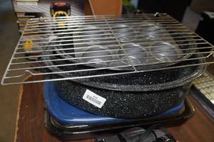 lot 624 image: Assorted Pans and Cookware