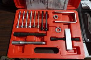 lot 172 image: Harbor Freight Steering Wheel Remover