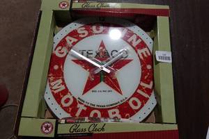 lot 114 image: Texaco Gasoline 13.75 Glass Wall Clock