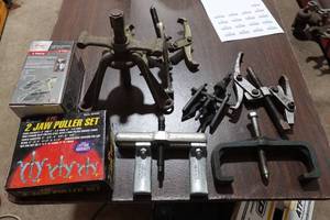 lot 176 image: Assorted Pullers