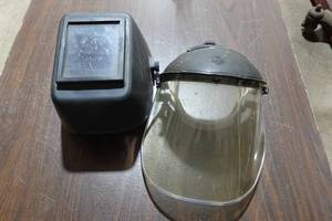 lot 185 image: Welding Helmet and Grinding Shield