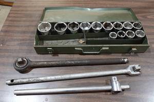lot 220 image: 34 Drive Socket Set