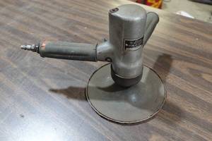 lot 222 image: Chicago Pneumatic Air Sander