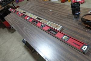 lot 226 image: Husky 6 Level and 4 Wood Level
