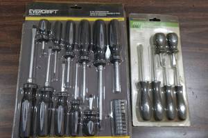 lot 233 image: Evercraft and Pittsburgh Screwdriver Sets