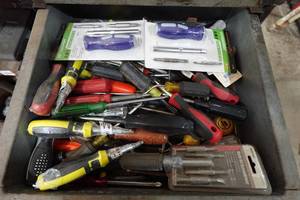 lot 245 image: Drawer of Screwdrivers - Klein, Snap-On