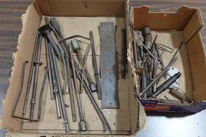 lot 258 image: Assorted Hand Tools - Some Craftsman