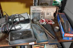 lot 261 image: Contents of Shelf - Detail Sander, Engine Analyzer, Timing Light