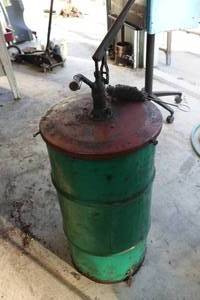 lot 280 image: Barrel of Grease with Pump
