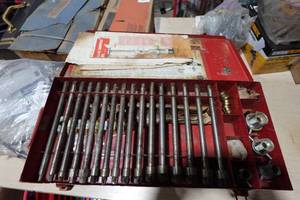 lot 532 image: Valve Seat Tool Set