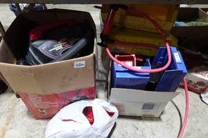 lot 527 image: Shop Vac and Small Parts Organizer Trays