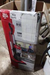 lot 485 image: Dirt Devil Compact Upright Vacuum