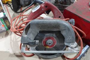 lot 497 image: Milwaukee Corded Circular Saw