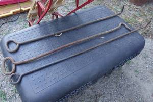 lot 546 image: Heavy Duty Hooks