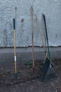 lot 550 image: Rakes