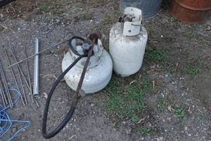 lot 555 image: Propane Tanks and Torch