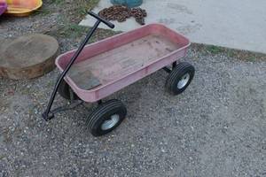lot 570 image: Garden Wagon