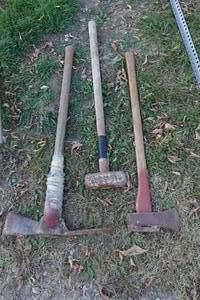 lot 575 image: Sledgehammer, Pick Axe, Axe