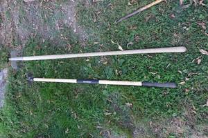 lot 578 image: Garden Hoes