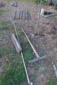 lot 579 image: Concrete Float and Square Tamper