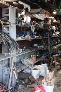lot 606 image: Contents of Shelves - Water Hoses, Hydraulics, Lighting, Plumbing