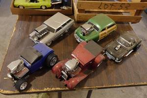 lot 649 image: Muscle Machine Type Die Cast Cars