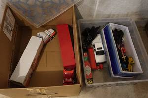 lot 650 image: Toy Vehicles - Trucks and Trailers, Loose 164 Scale