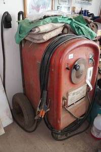 lot 9 image: Powr-Kraft 180 ACDC Arc Welder