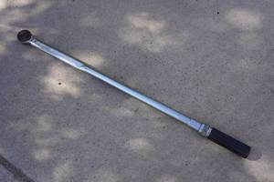 lot 52 image: OTC T-6B 100-600 Ft Lb 34 Torque Wrench