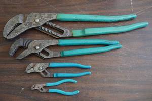 lot 60 image: ChannelLock Tongue and Groove Pliers