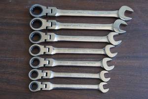 lot 67 image: GearWrench SAE Ratcheting Flex Wrenches