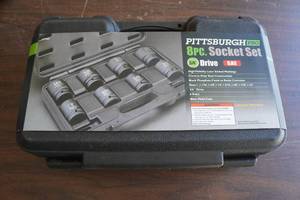 lot 86 image: Pittsburgh 8 Piece 34 Drive Socket Set