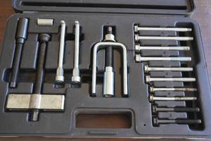 lot 91 image: Steering Wheel Puller Kit