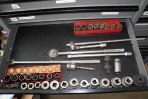 lot 134 image: Contents of Drawer - 34 Drive Sockets and Tools