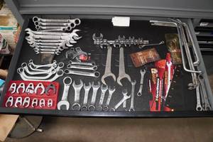 lot 137 image: Contents of Drawer - SAE Wrenches